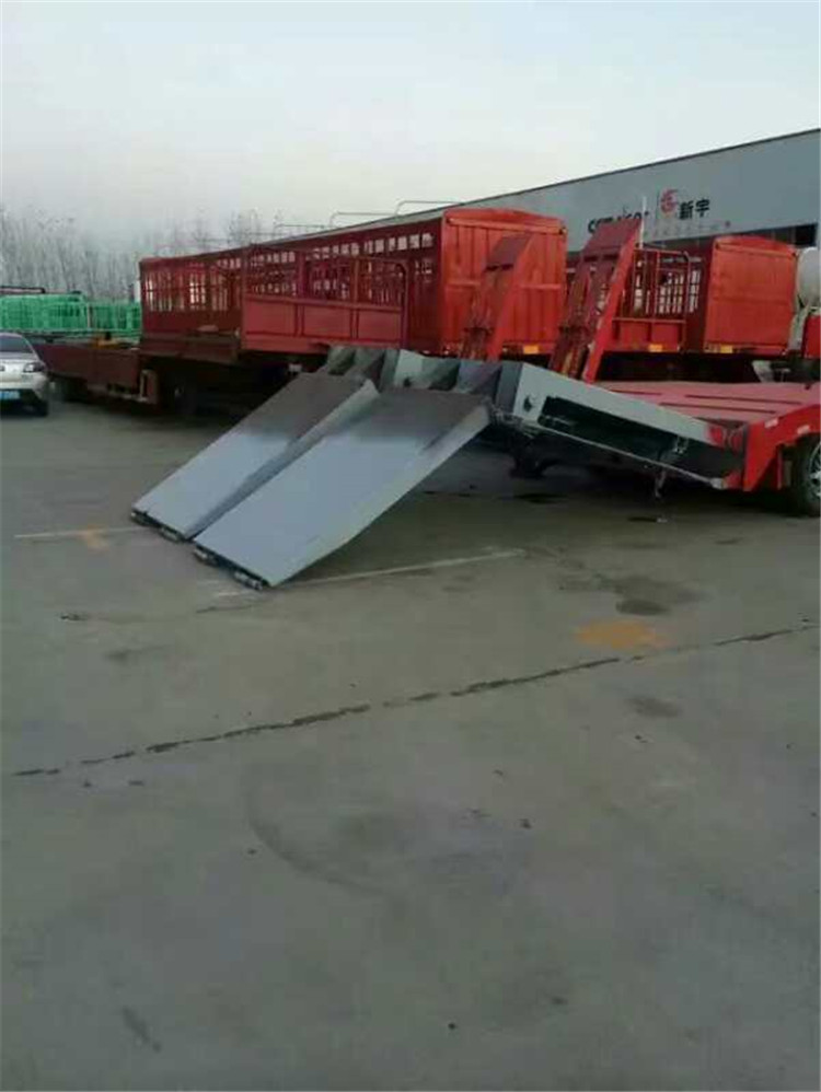 自动爬梯运输设备半挂车