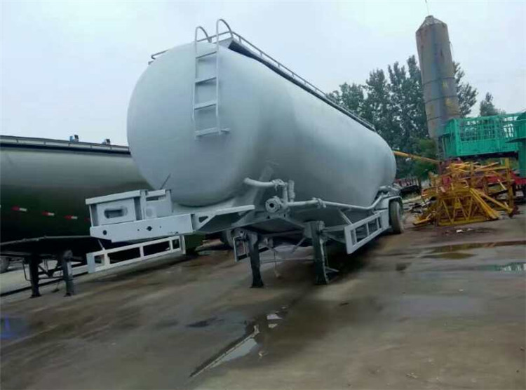 粉粒物料罐车