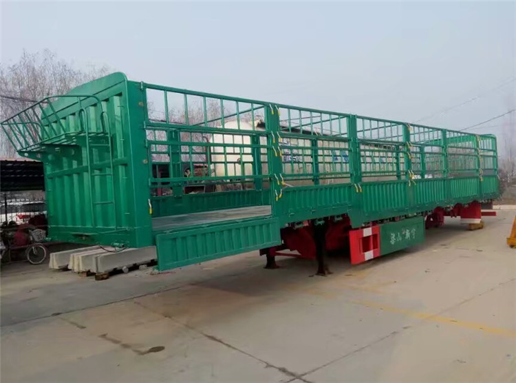 鹅颈仓栏半挂车