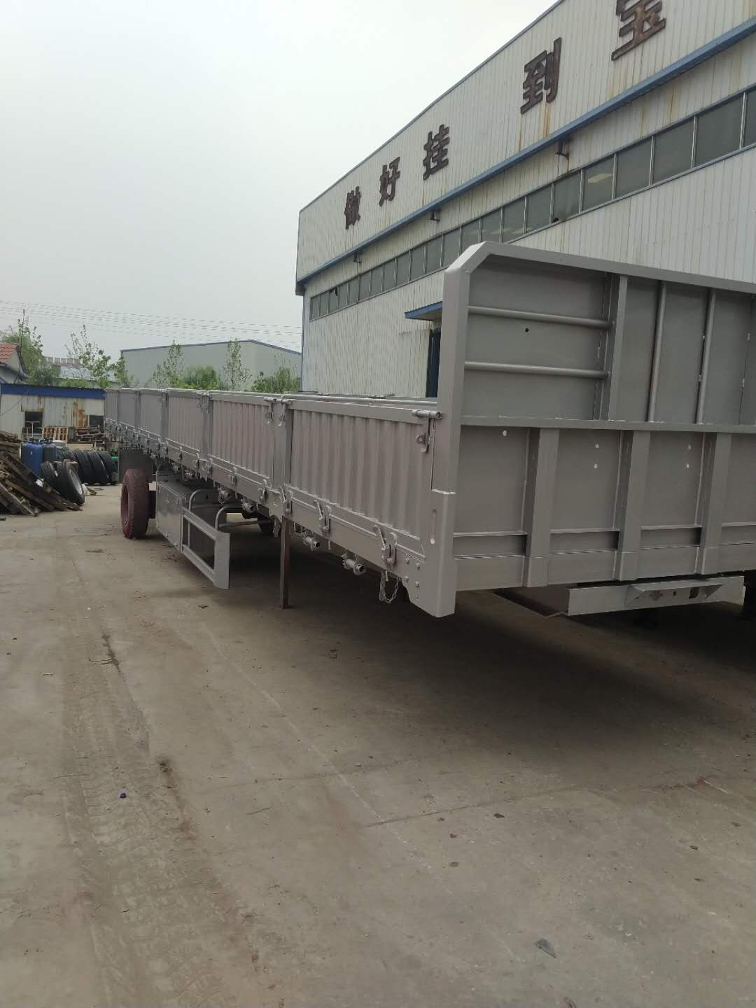 自卸侧翻半挂车