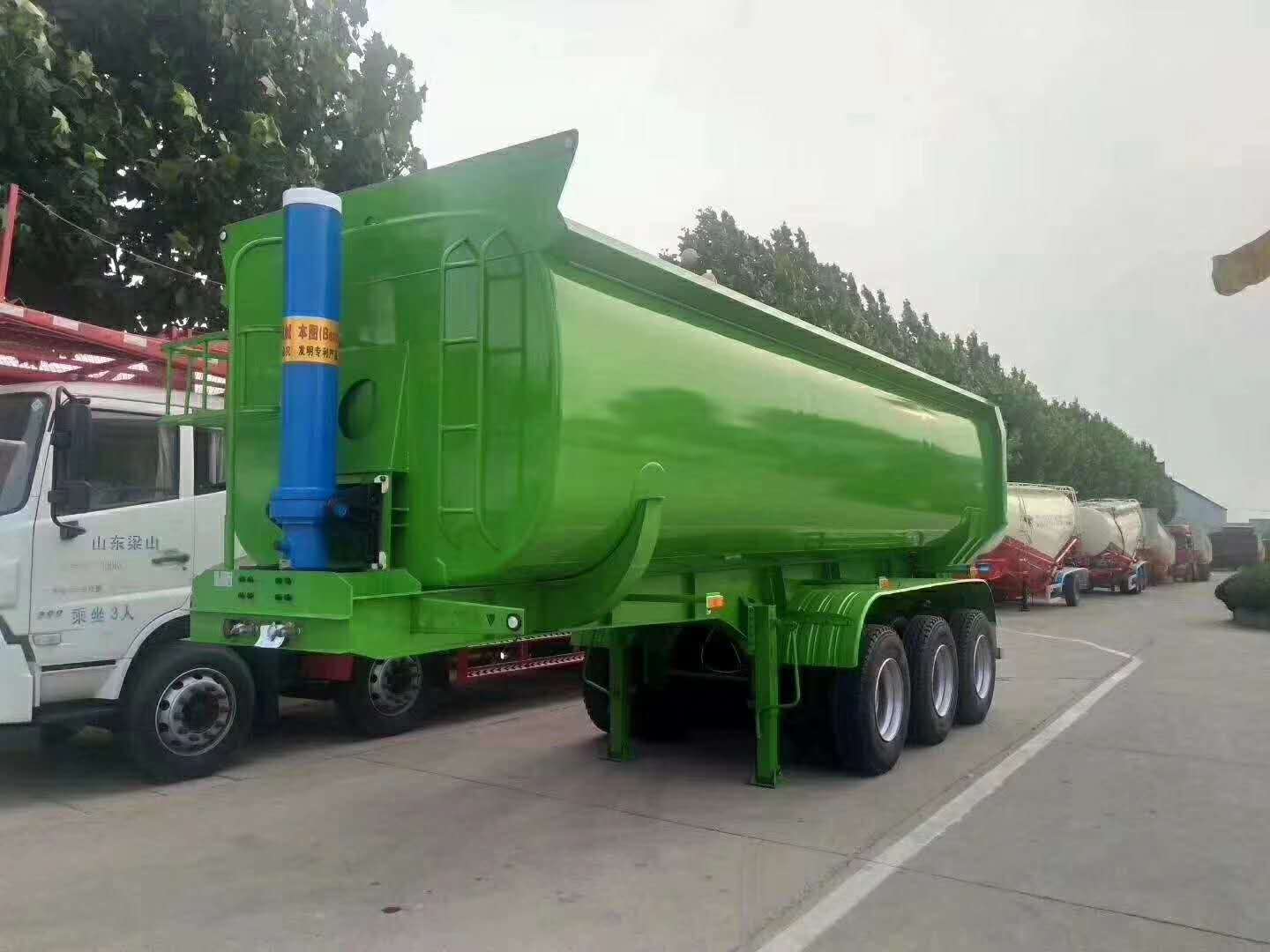 罐车自卸后翻