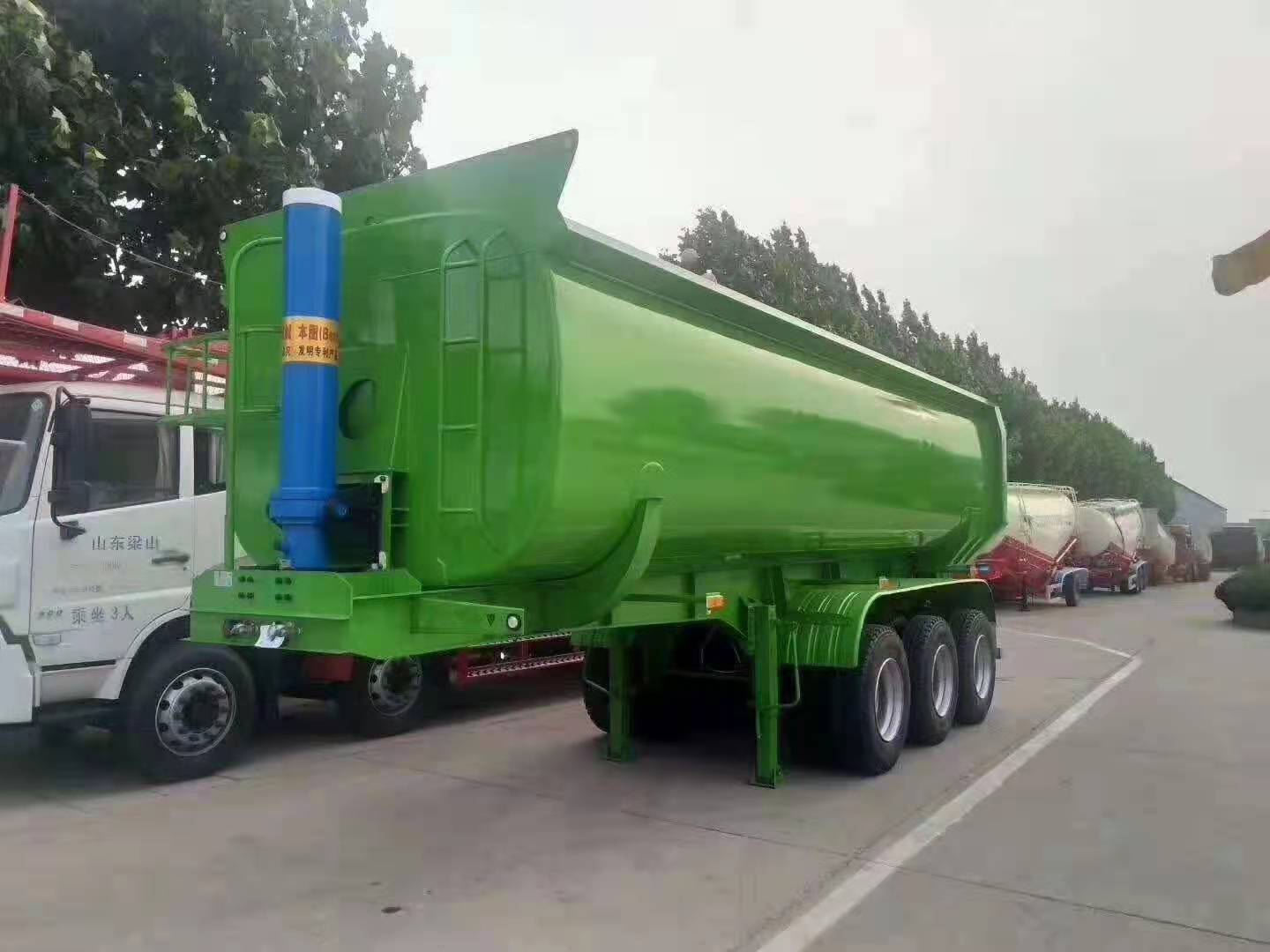 罐车自卸后翻